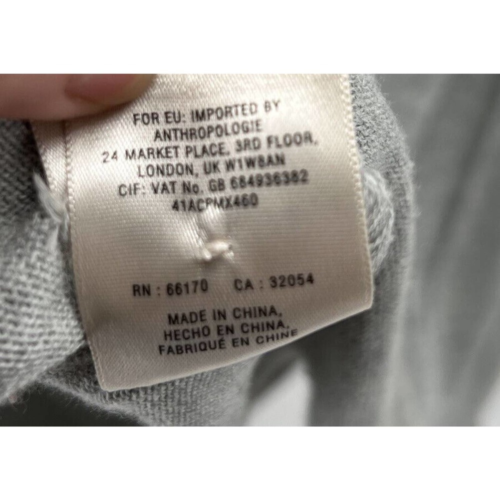 ANTHROPOLOGIE Knit Top W/Beaded Neckline Light Gray Short Sleeve Size M - Picture 11 of 12